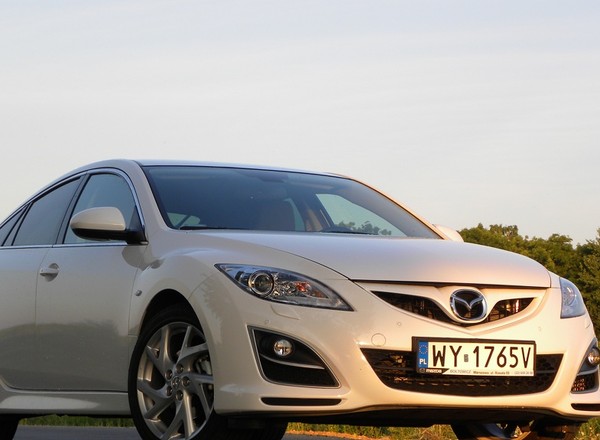 Mazda 6: czy jeździ tak dobrze, jak wygląda?