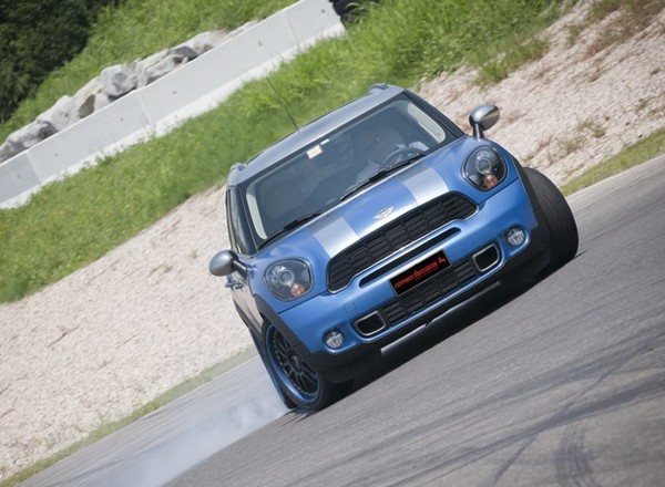 Mini Countryman od Ferrari