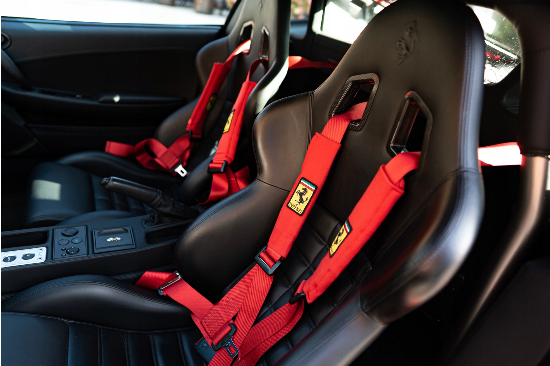 Ferrari Radka Kotarskiego przekazane WOŚP