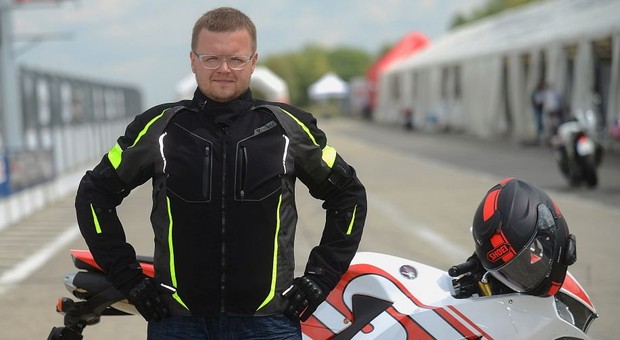 Modeka Fuego – kurtka i rękawice do miasta i w trasę