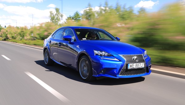 Lexus IS 200t: Wzbudza skrajne emocje