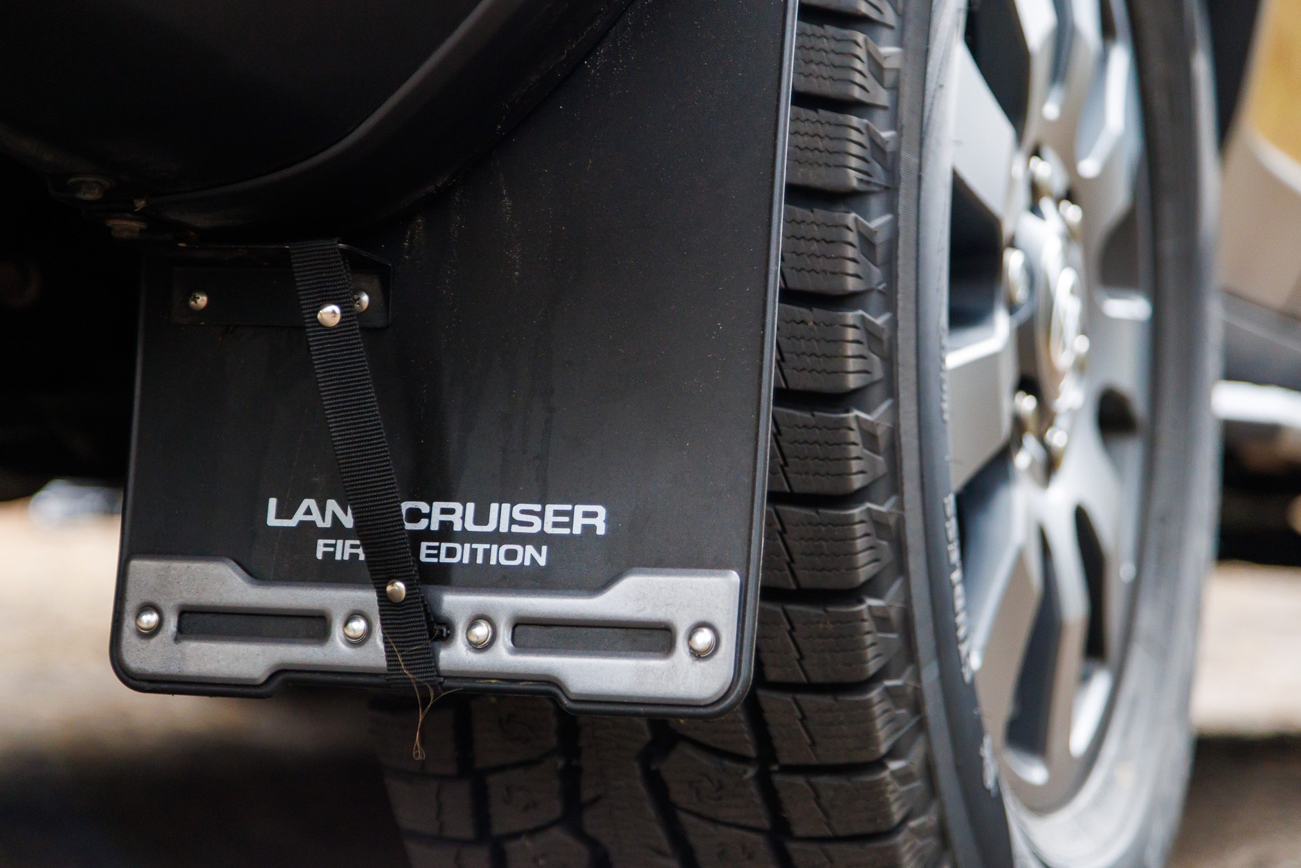 Jeep Wrangler vs Toyota Land Cruiser