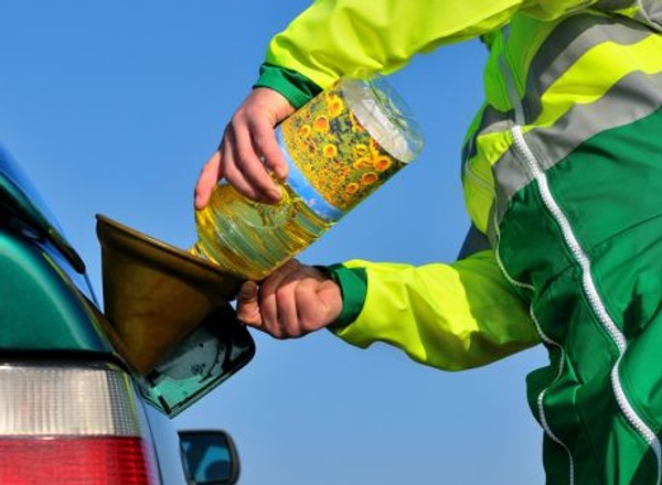 Tankuję 15 litrów ON i dolewam tyle samo "frytek"
