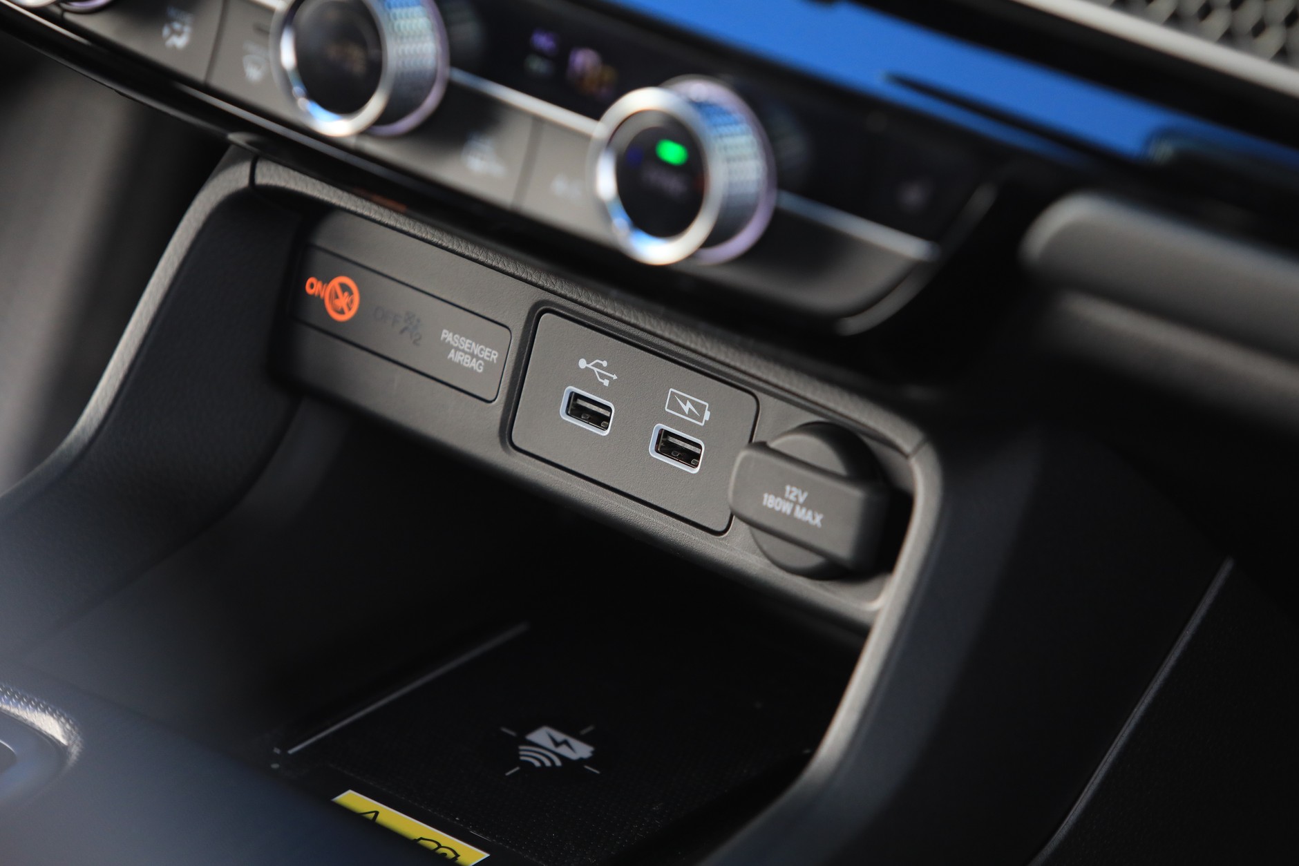 Honda Civic e: HEV 2022 11 generacja