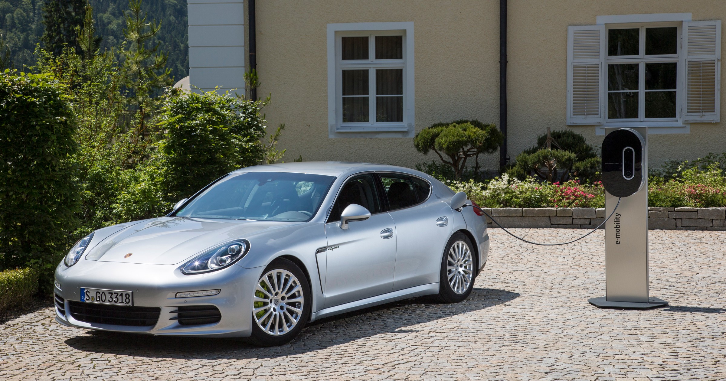 Porsche Panamera-2