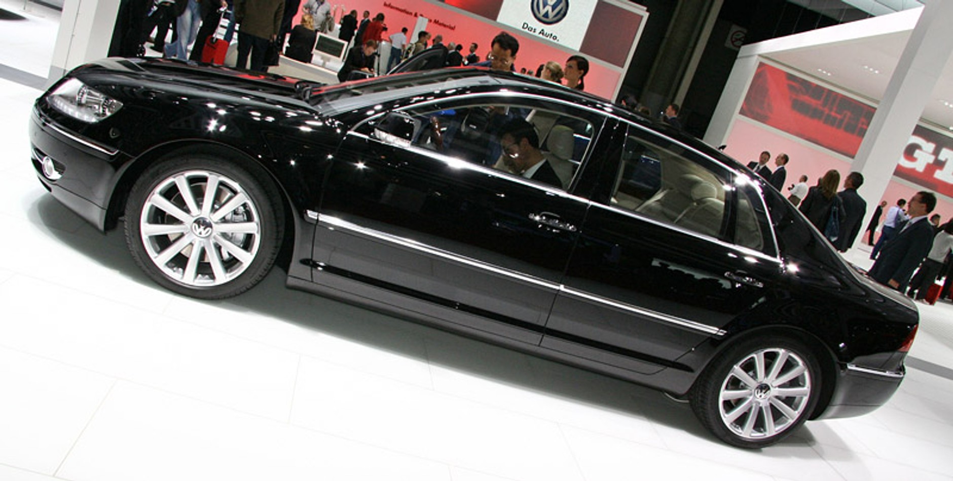 Paryż 2008: Volkswagen Phaeton – rok modelowy 2009