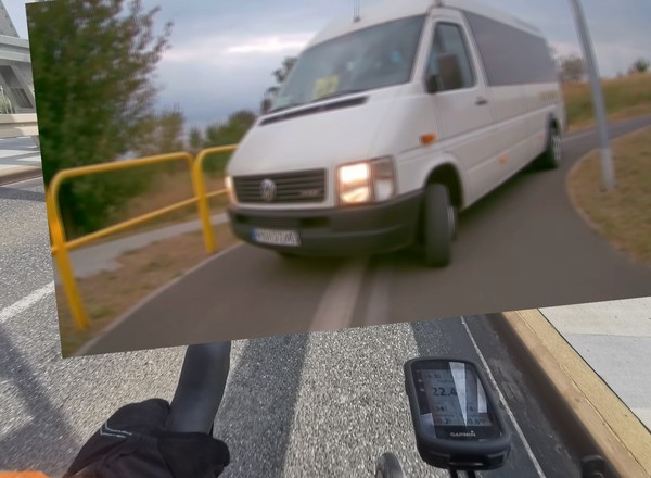 Szeryf na rowerze kontra kierowca busa na drodze dla rowerów. Kto miał rację?