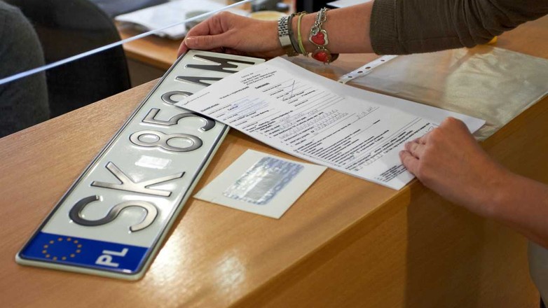 Wymiana tablic rejestracyjnych