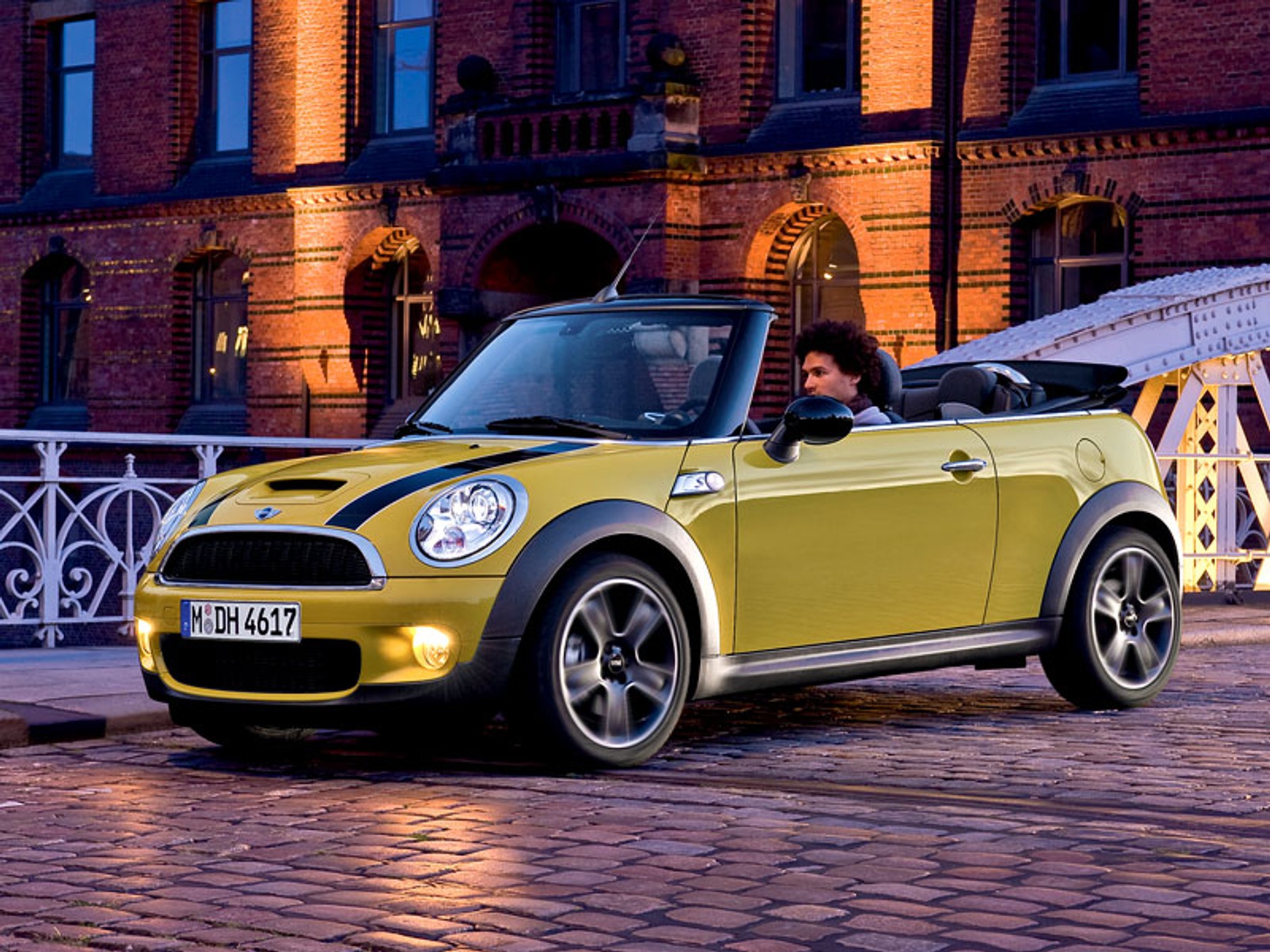Detroit 2009: premiera światowa Mini Cabrio