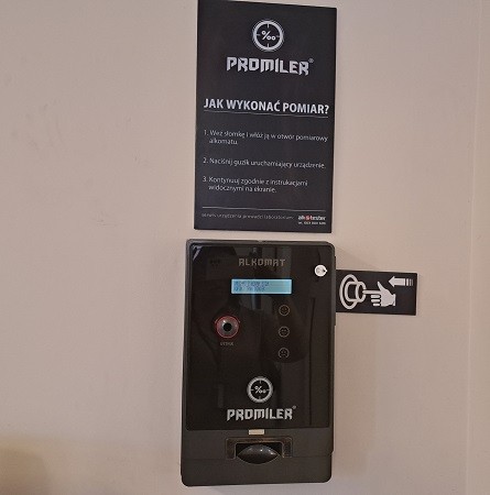 Samoobsługowy alkomat w Legnicy