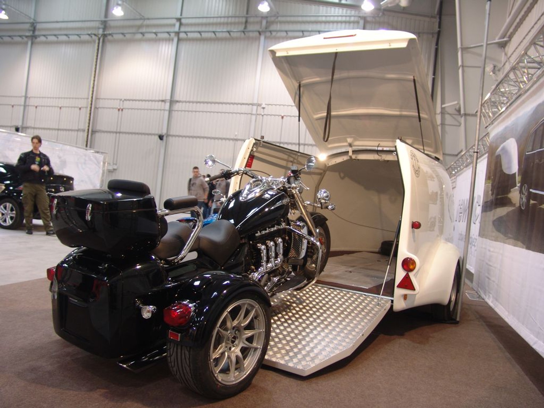 III Ogólnopolska Wystawa Motocykli i Skuterów: premiery i atrakcyjne hostessy (galeria)