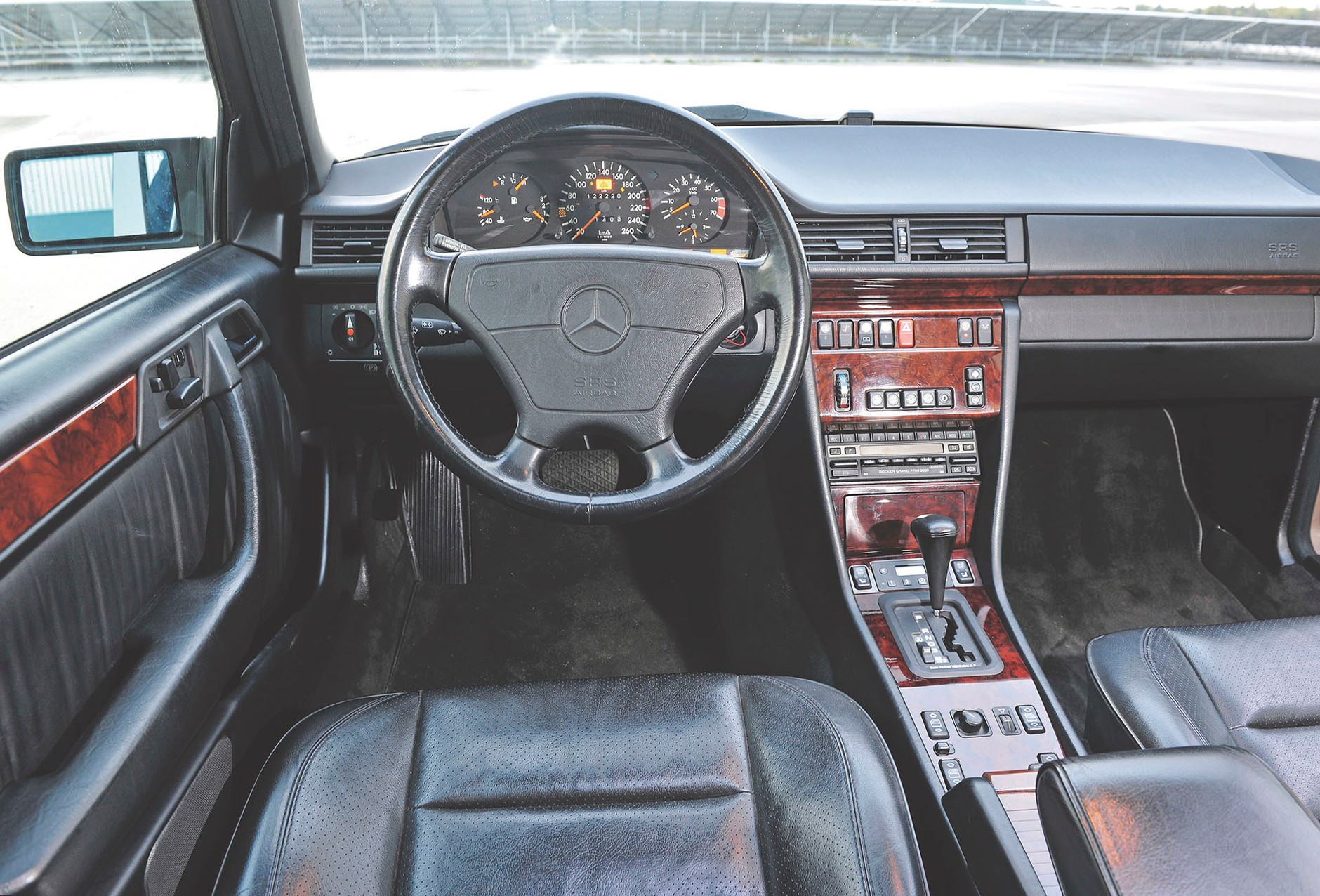 Mercedes 500 E - ciało prawie obce