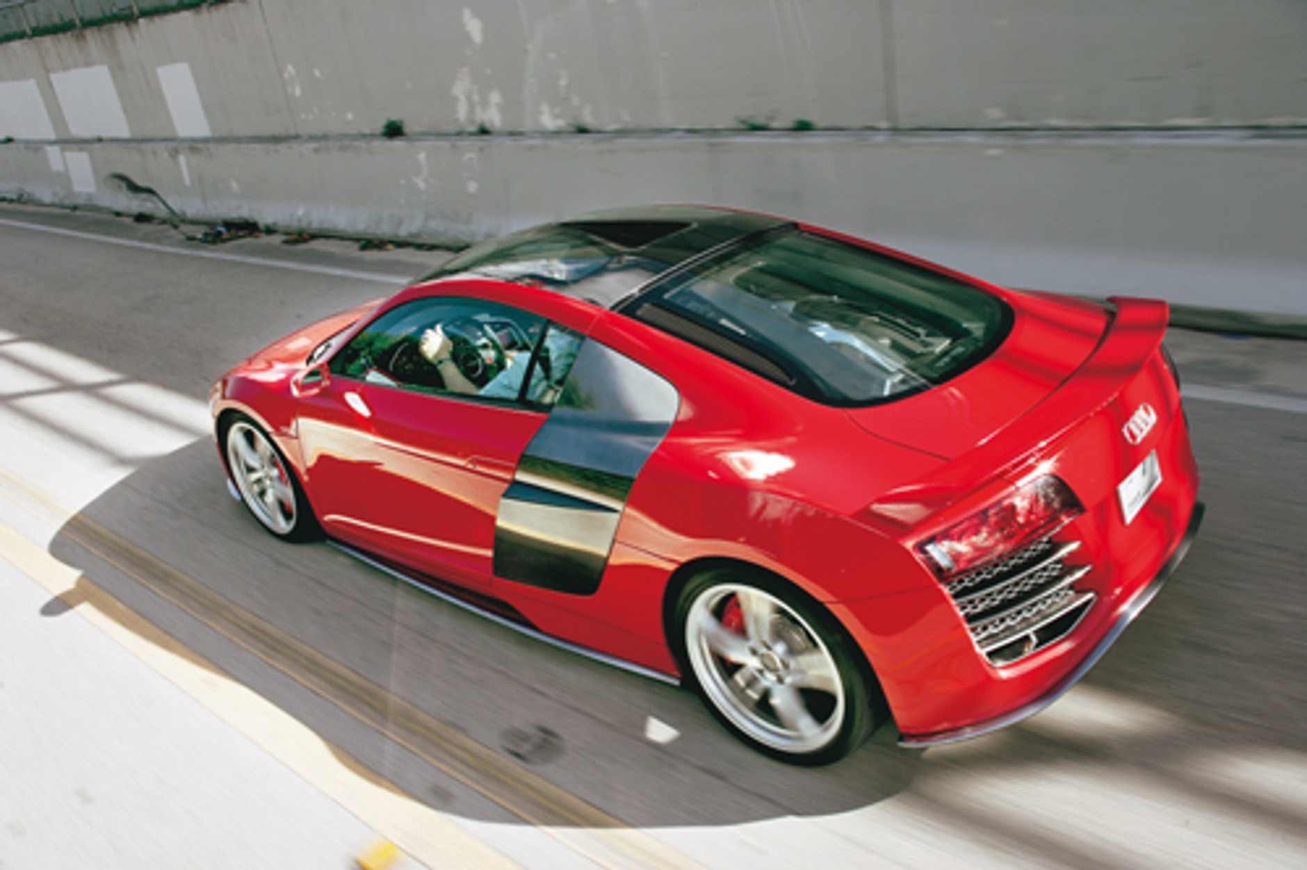 Audi R8 V12 TDI - Ferrari od Audi