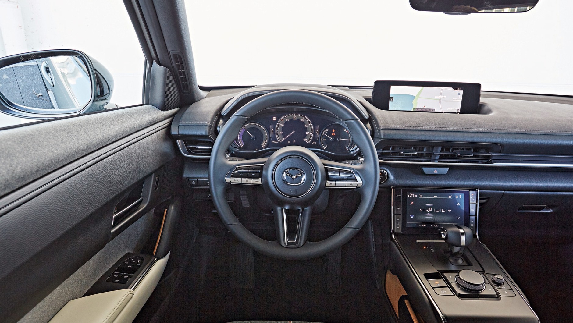 Mazda MX-30 - kokpit