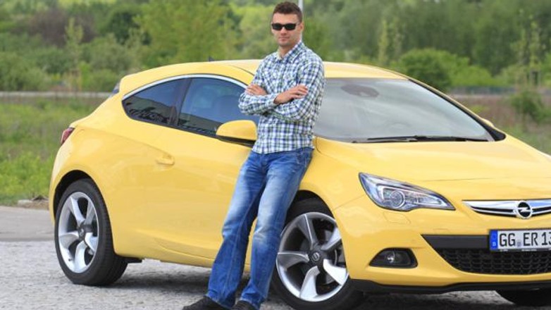 Maciek testuje Astrę GTC: w poszukiwaniu wrażeń