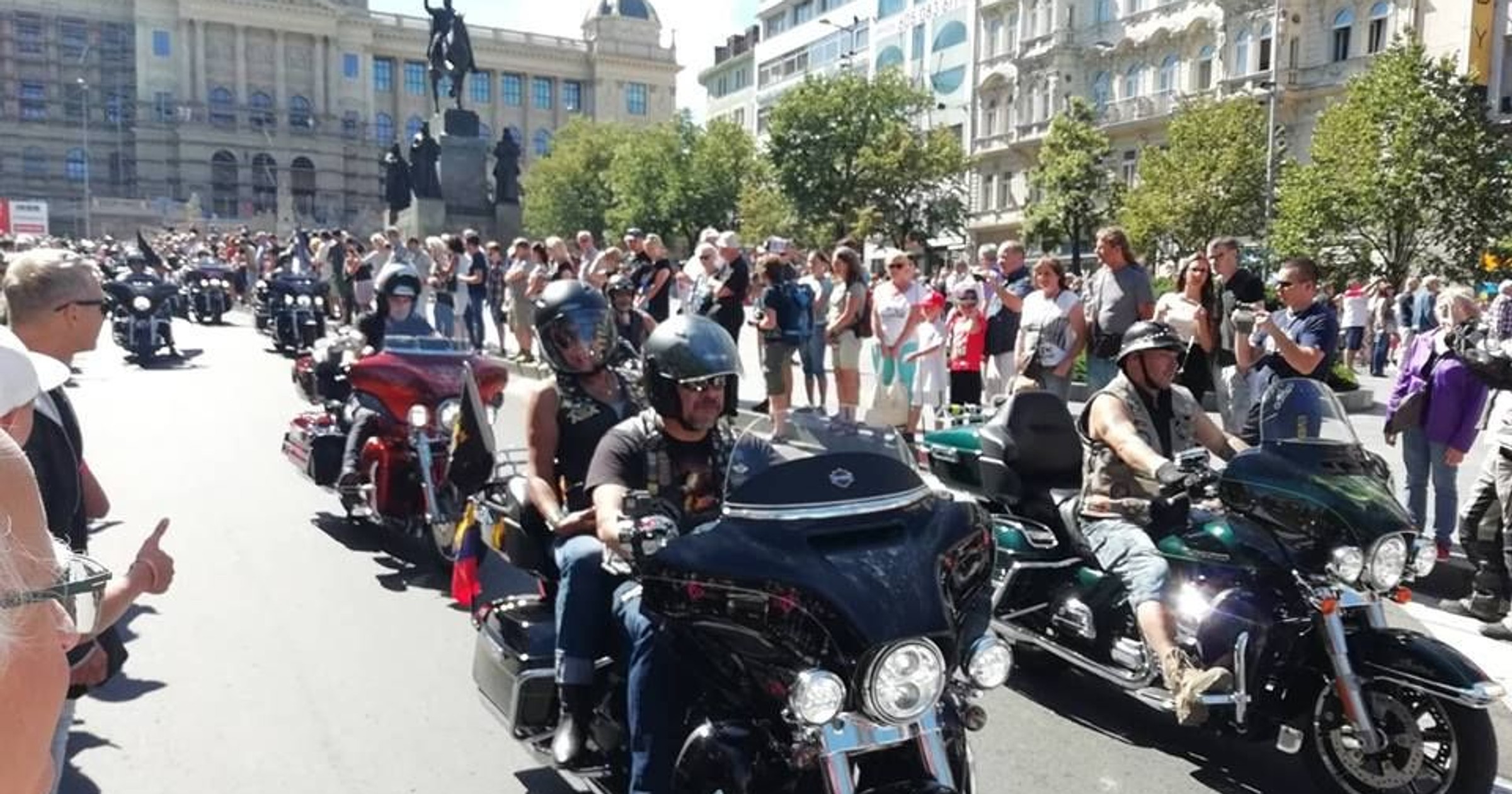 115-lat Harley-Davidson w Pradze