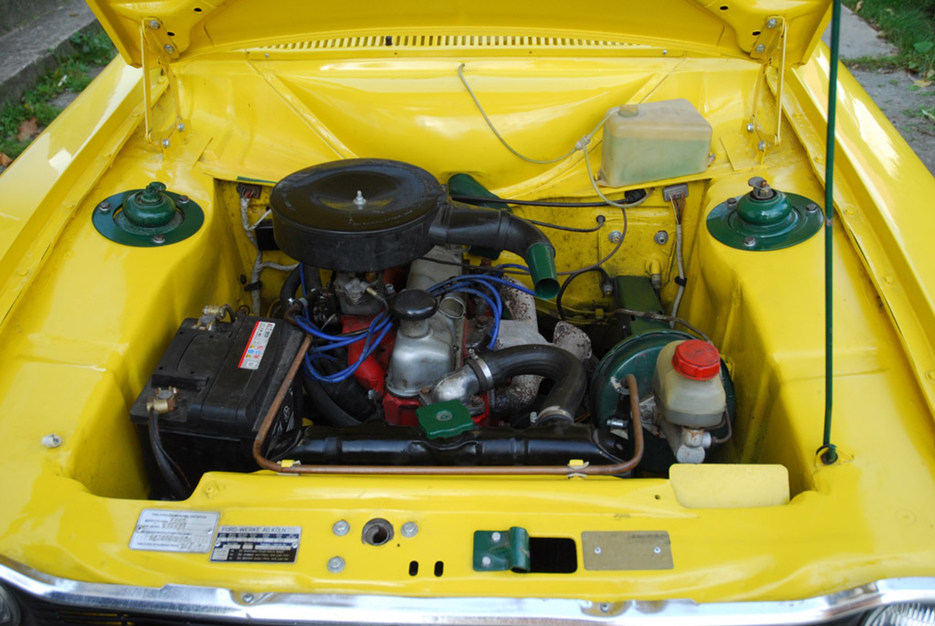 Ford Escort MKI: patrzcie, psia kostka jedzie!