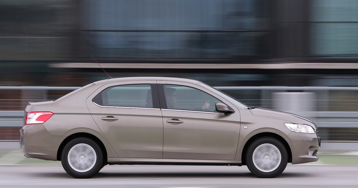 Peugeot 301 1.2 Pure Tech (1)