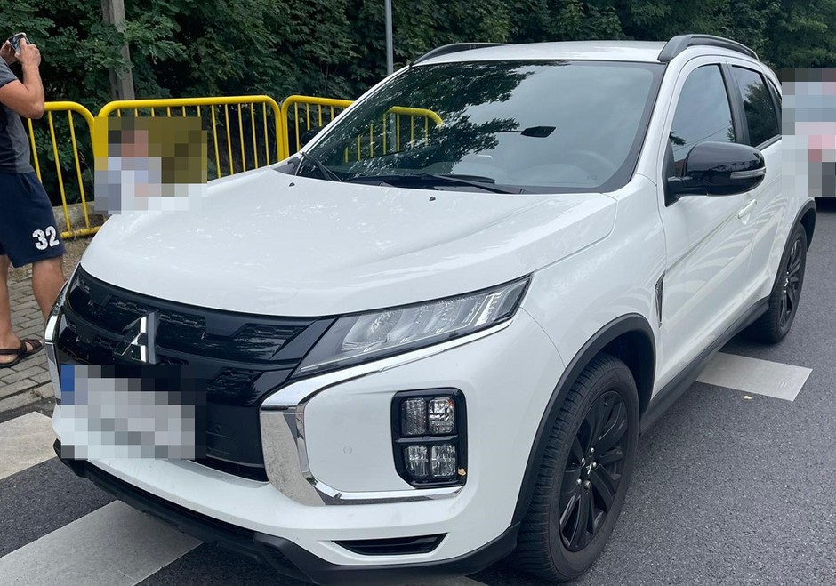 Funkcjonariusze Straży Granicznej zatrzymali 20-letniego kierowcę, który jechał skradzionym w Niemczech Mitsubishi ASX