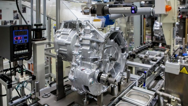 Toyota - linia produkcyjna hybrydowych skrzyń biegów