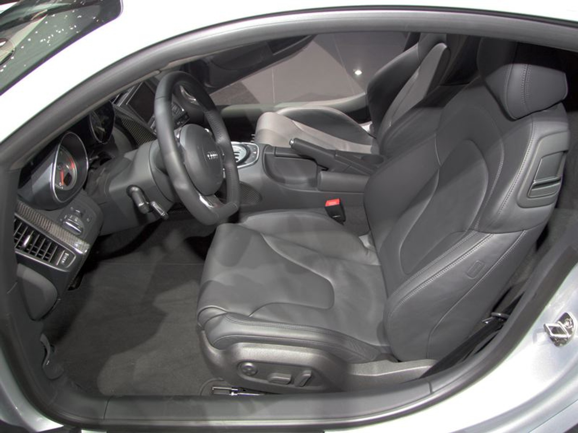 Paryż na żywo: fotogaleria z targów – Audi R8