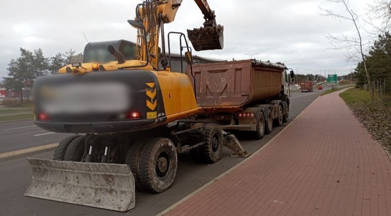 Na jednej z ulic Grudziądza patrol Inspekcji Transportu Drogowego (ITD) zatrzymał przeładowaną ciężarówkę