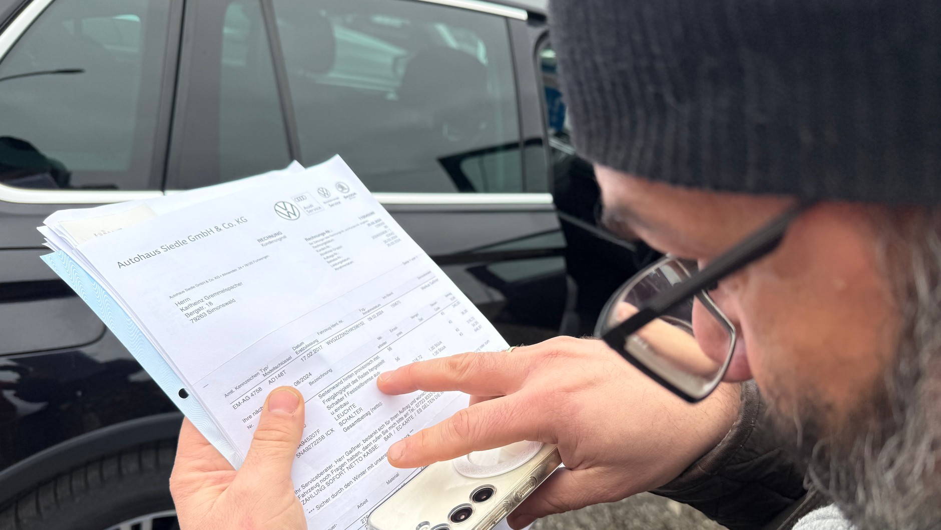 Zdarzało nam się w dokumentach dobrowolnie udostępnionych przez sprzedawcę znaleźć kompromitujące dane: np. "bezwypadkowe" auto za kilkaset euro zostało wyprostowane w warsztacie na tyle, by można je było holować.