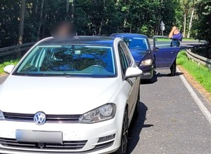 Dwa przestępstwa, ponad 200 punktów karnych. Pościg za 23-latką