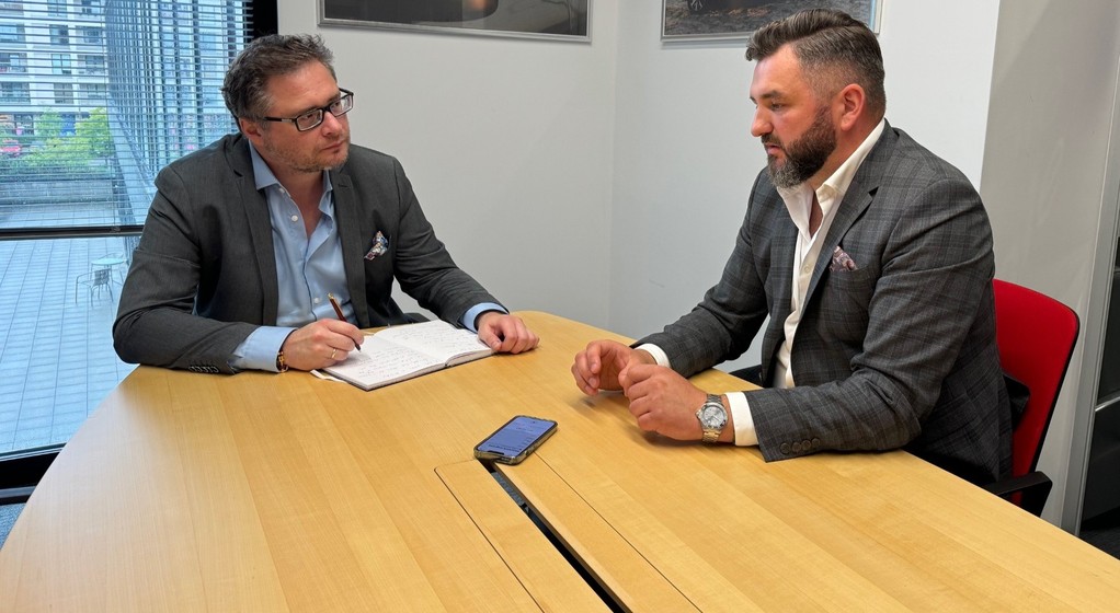 Piotr Laube (po prawej), dyrektor zarządzający Astary w Polsce i szef marki Nissan w naszym kraju