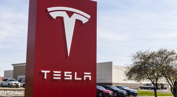 Tesla pozwana przez akcjonariuszy. Chodzi o sztandarową funkcję