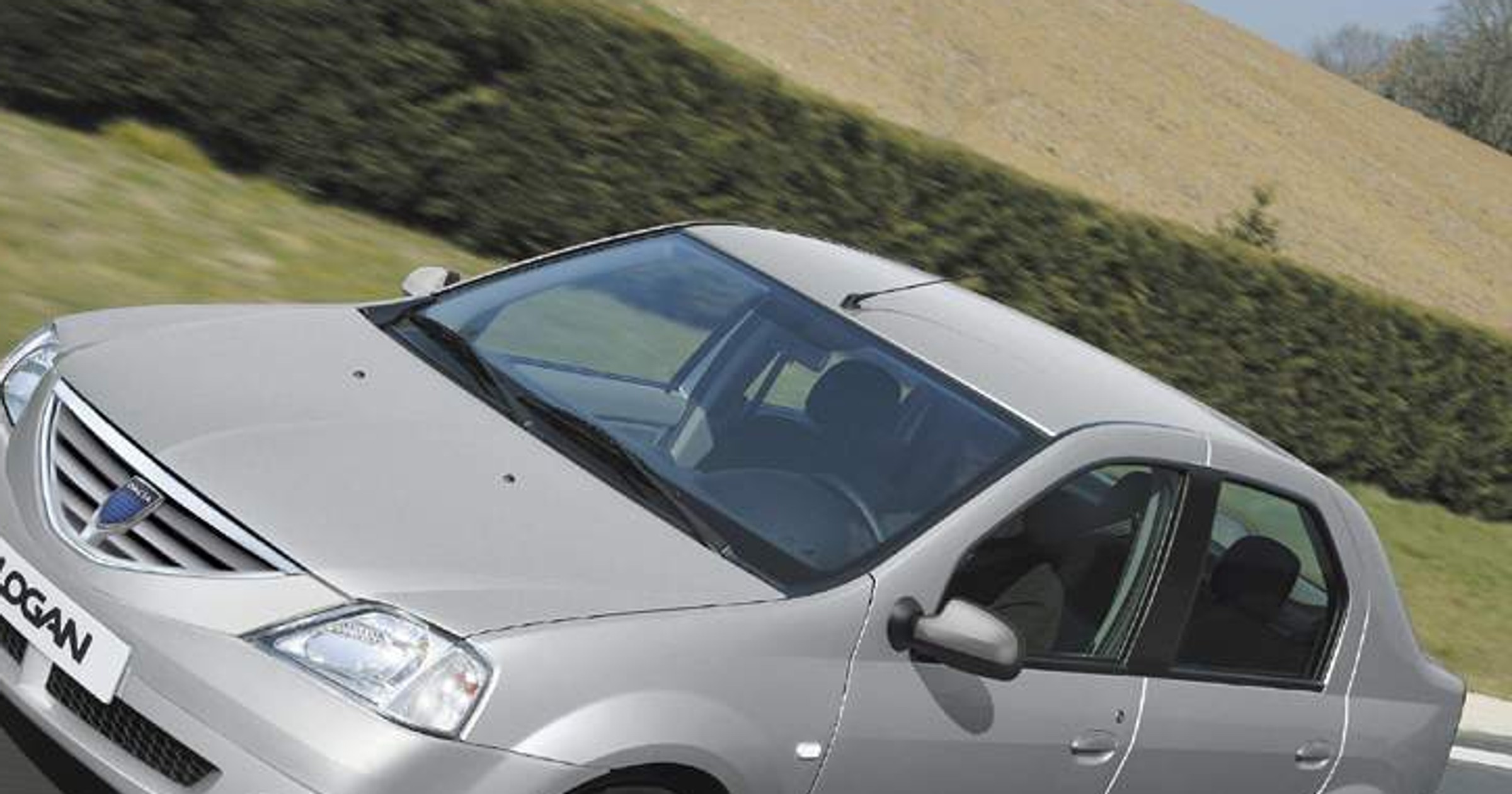 Dacia Logan 2007: face lifting i nowy silnik