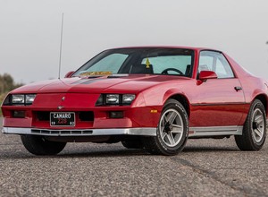 Chevrolet Camaro Z28 - w pogoni za Mustangiem