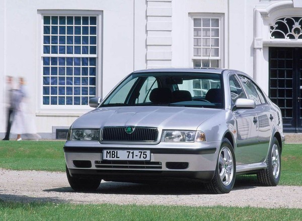 Skoda Octavia I: po prostu środek transportu. Opinie