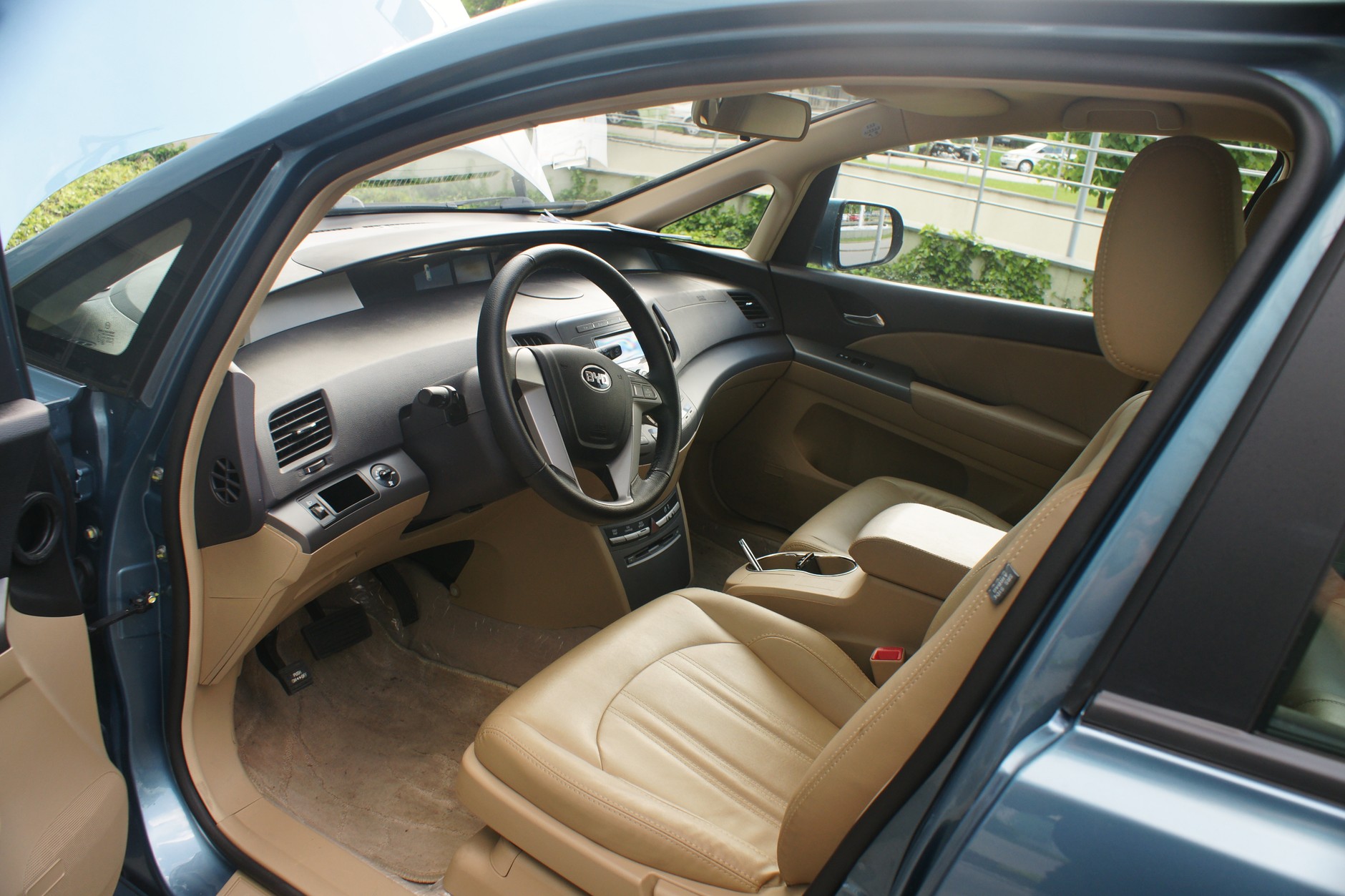 BYD e6