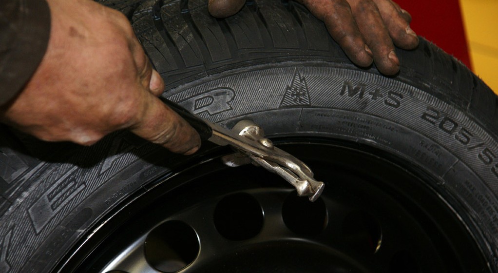 Auto na zimę: Opony zimowe, czyli jak przejechać bezpiecznie przez zimę