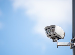 W Warszawie kamera przypilnuje, czy legalnie wjechałeś do strefy wyłączonej z ruchu