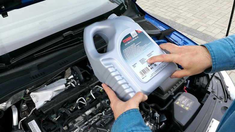 Wybieramy olej silnikowy – krok po kroku