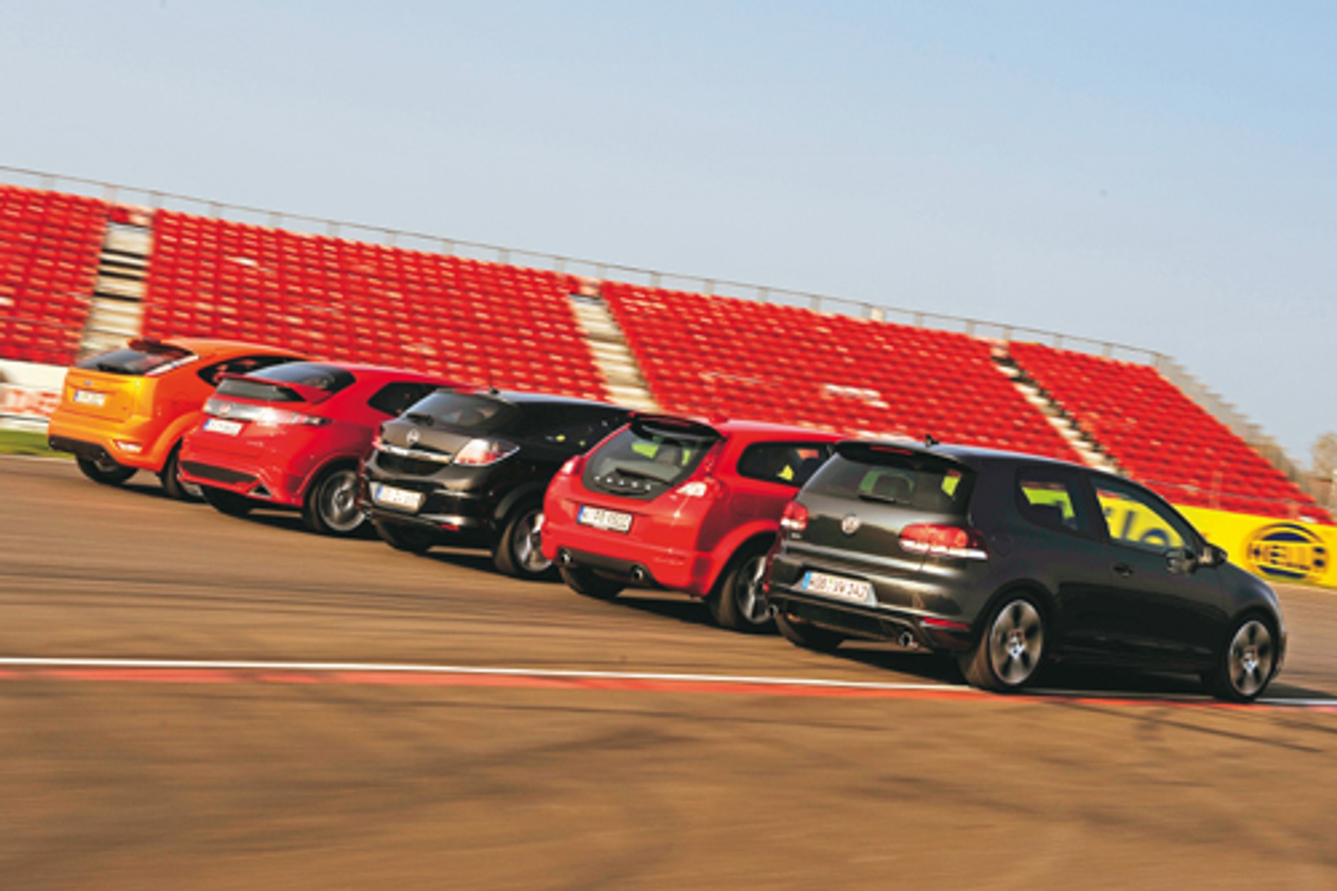 Które GTI jest najlepsze? Ford Focus ST kontra VW Golf GTI, Honda Civic Type R i Volvo C30 T5