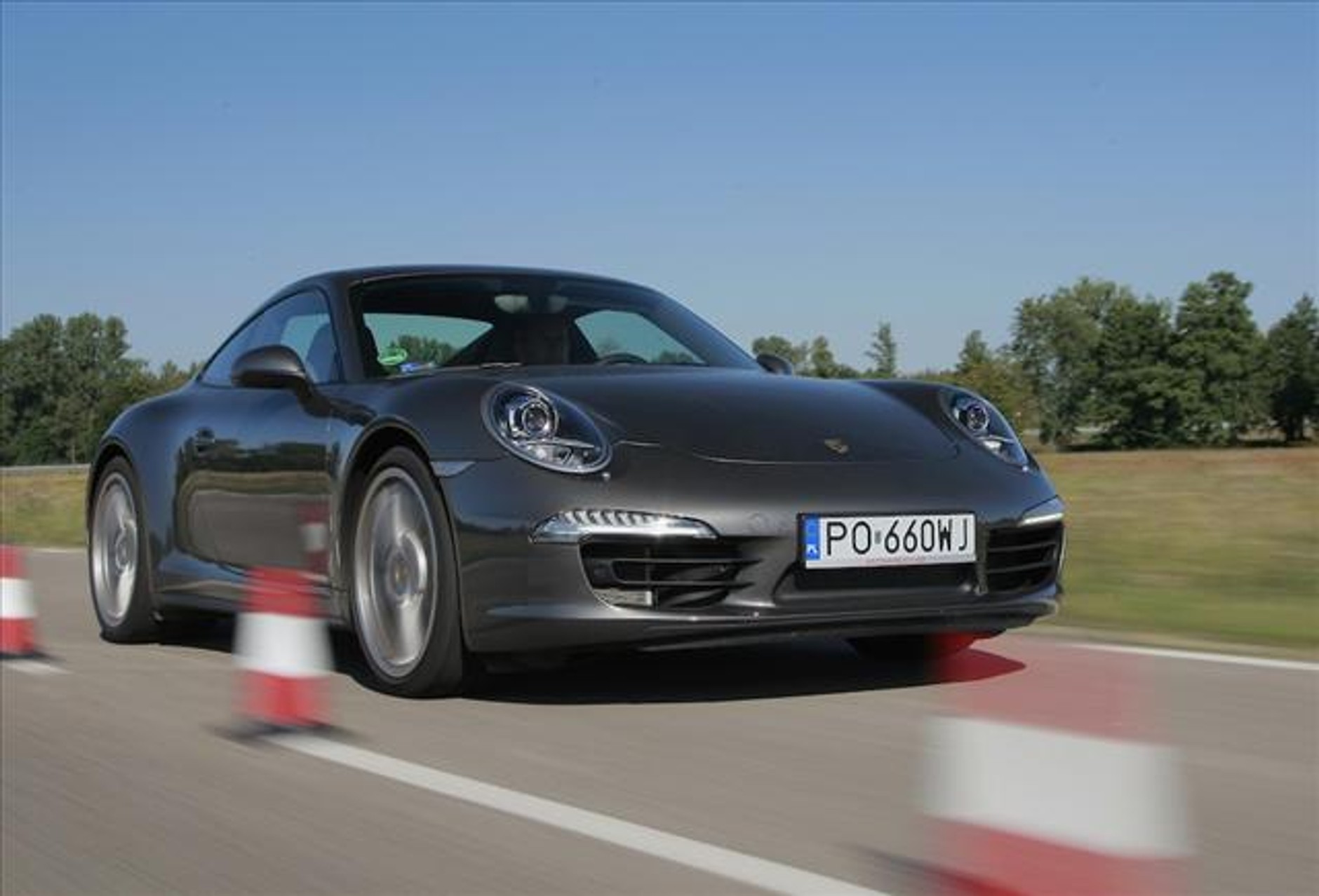 Porsche 911 Carerra 4S: Sportowiec o dwóch obliczach