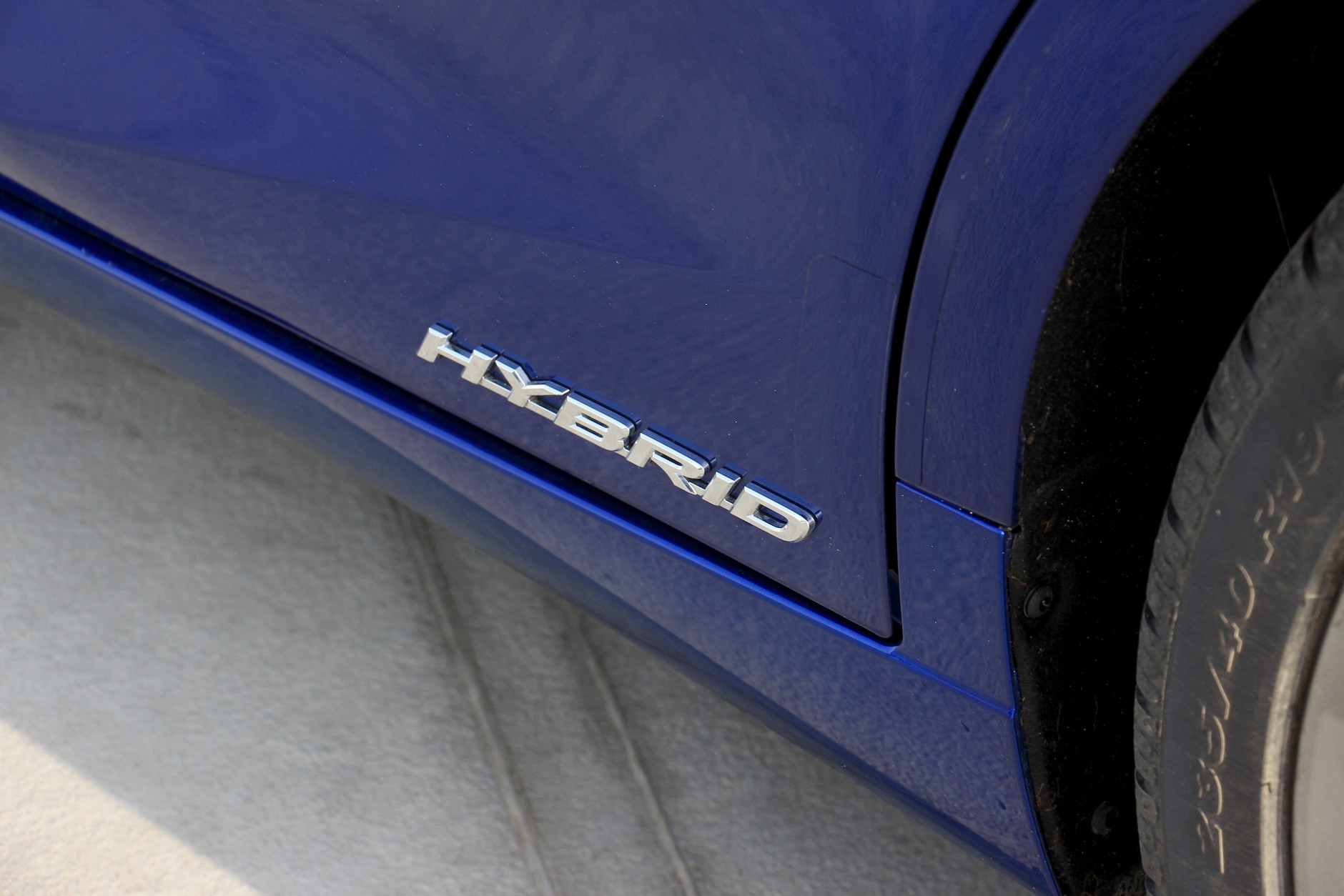 Lexus ES 300h, czyli nowy konkurent hybrydowej „Piątki” i „E-Klasy” | Test