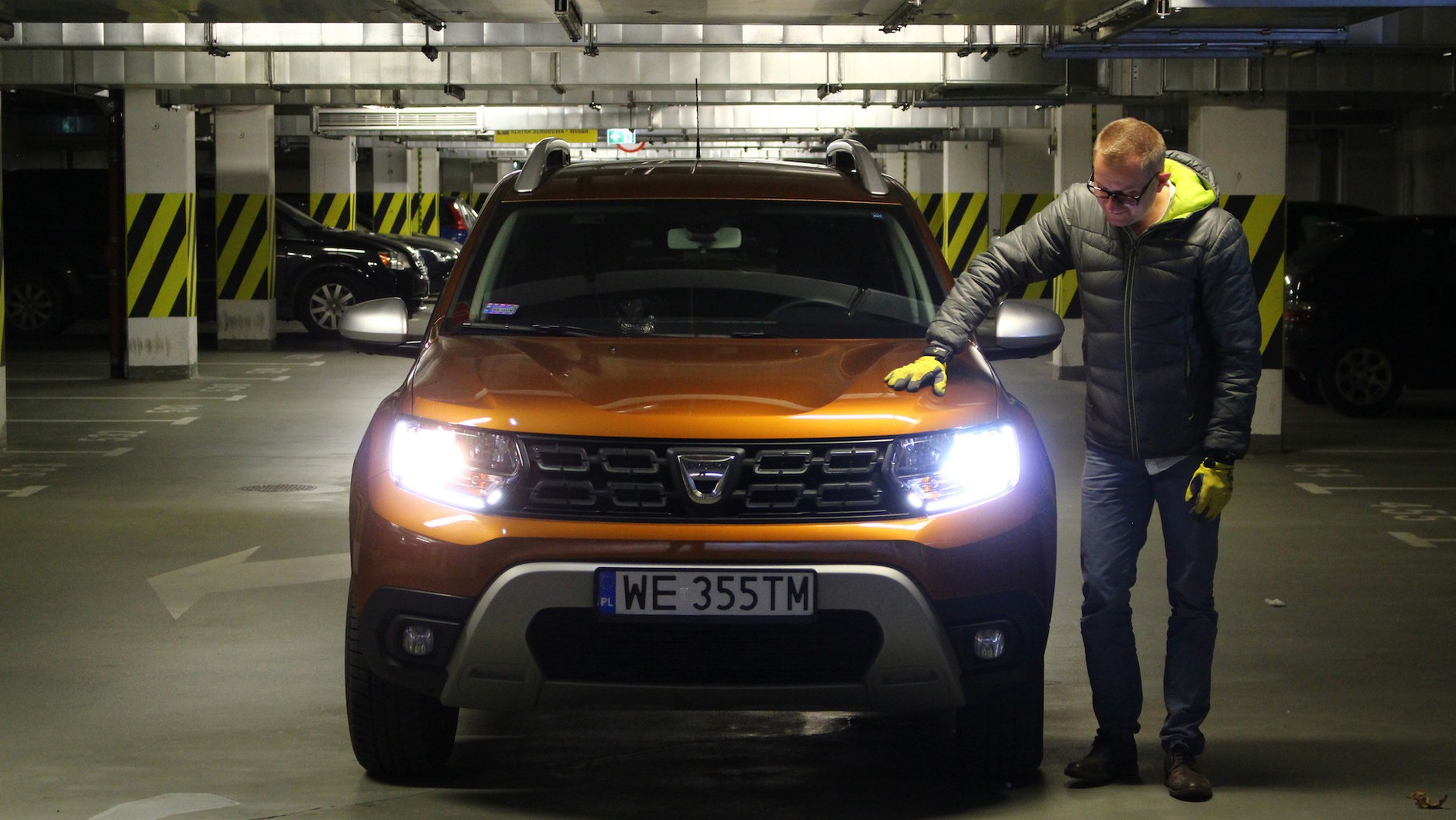 Przykład udanej aplikacji retrofitów LED w Dacii Duster: świecą lepiej niż żarówki, poziom oślepiania innych bez zmian