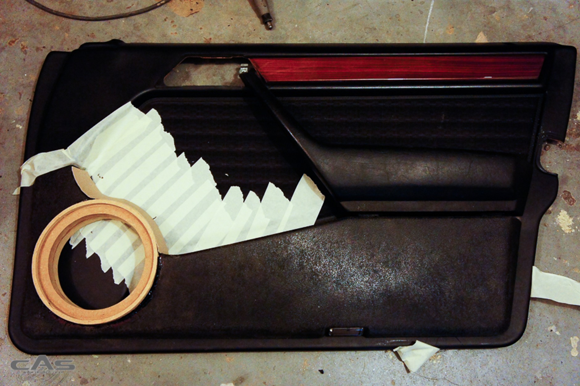 Mercedes W124: przygotowanie do budowy paneli głośnikowych