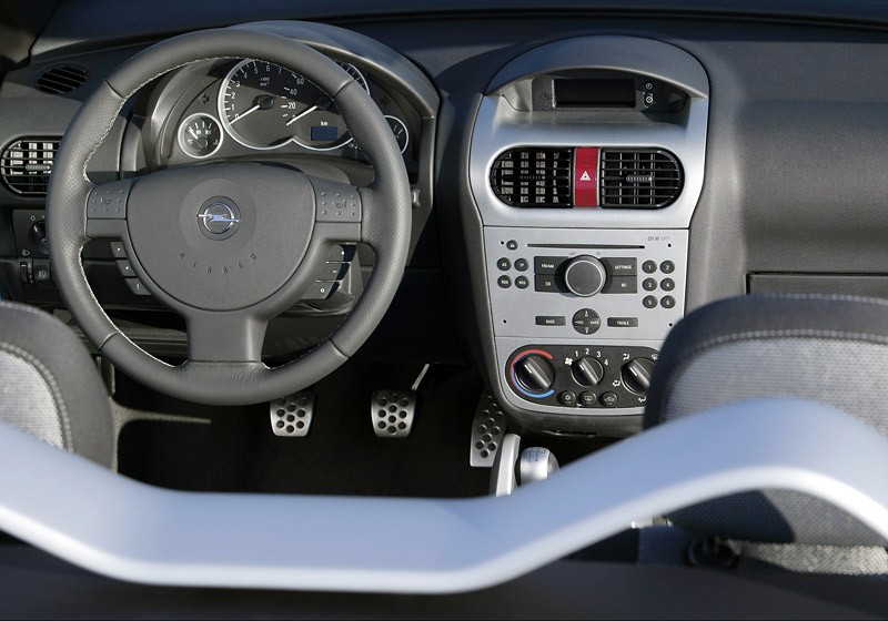 Opel: koniec Signum, niepewna przyszłość modelu Tigra TwinTop