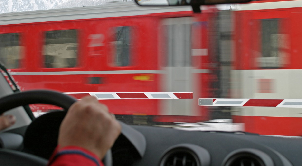 Kierowcy lekceważą przejazdy kolejowe. Nie zatrzymują się
