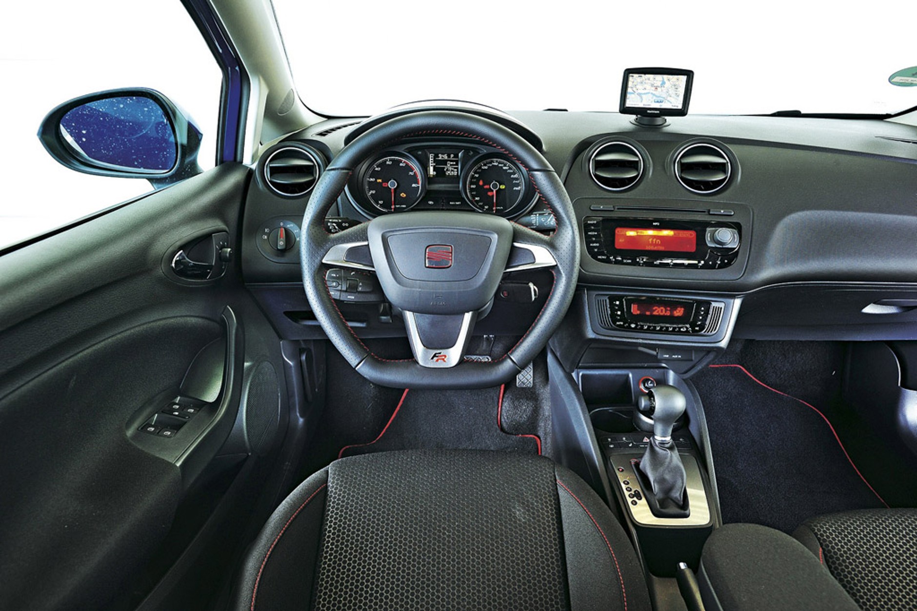 Kia Rio kontra Seat Ibiza, Ford Fiesta i Peugeot 208: samochody tej wielkości nigdy nie były aż tak dobre!