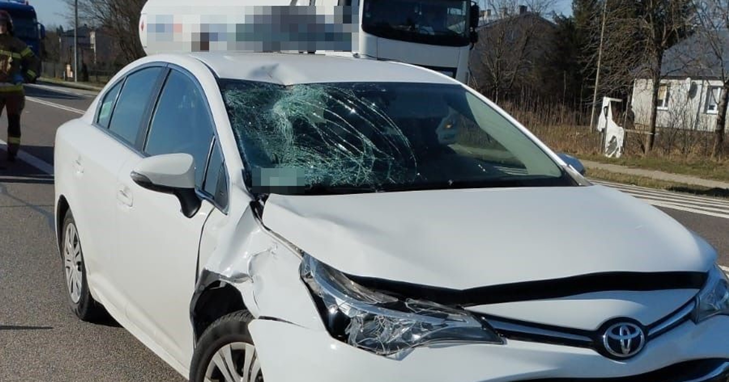 Wyszedł zza zaparkowanego samochodu. Nie udało się go uratować