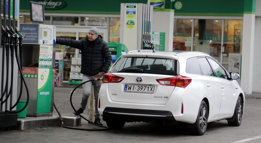 Toyota Auris Kombi 1.8 Hybrid LPG 2014 2. generacja