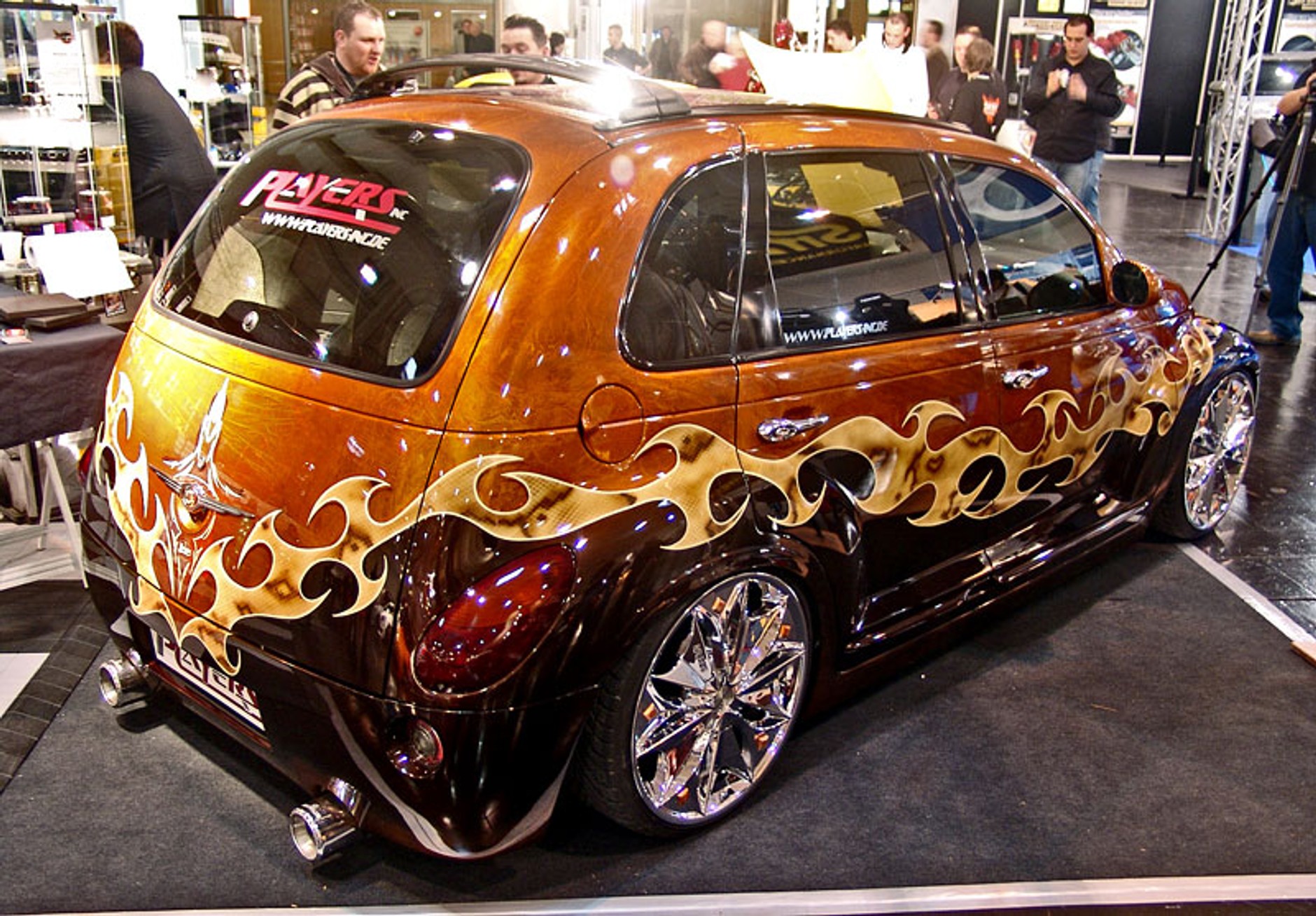 Essen Motor Show 2008:  Chrysler PT Cruser z Players Inc. w stylu retro