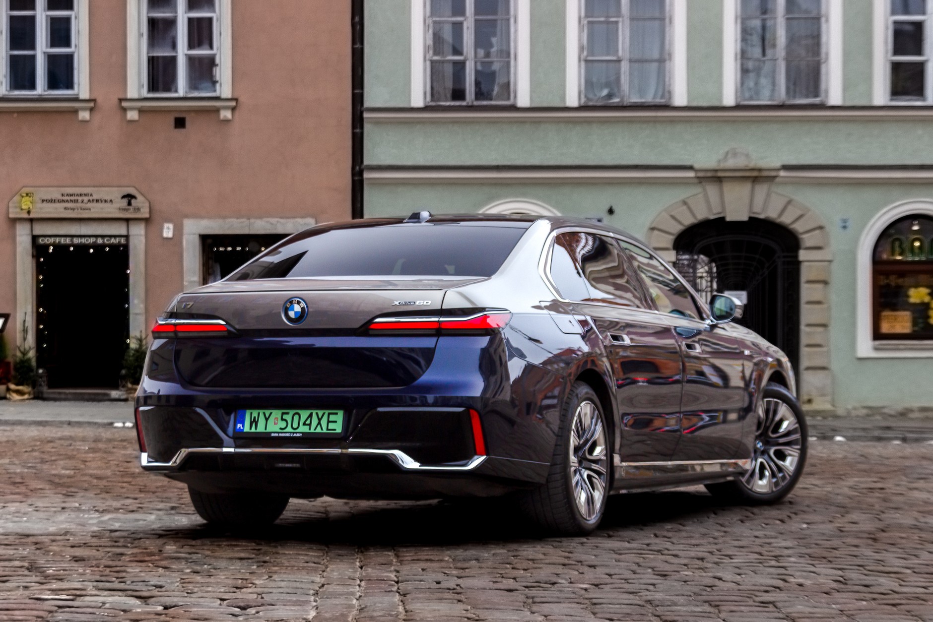 BMW i7