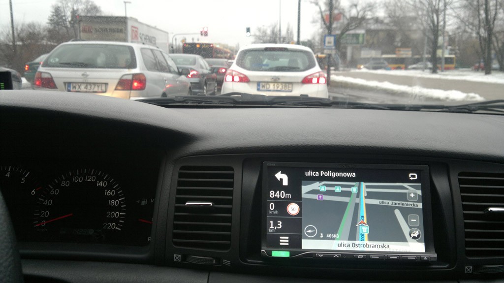 Która nawigacja najskuteczniej omija korki?